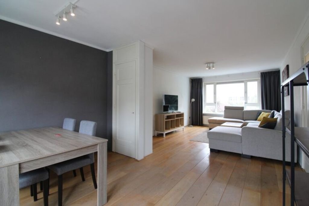 Tuindorp Maisonette: 3 Bedrooms - Image 3