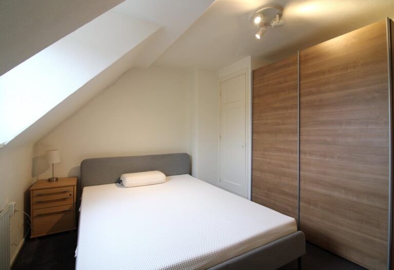 Tuindorp Maisonette: 3 Bedrooms - Image 9