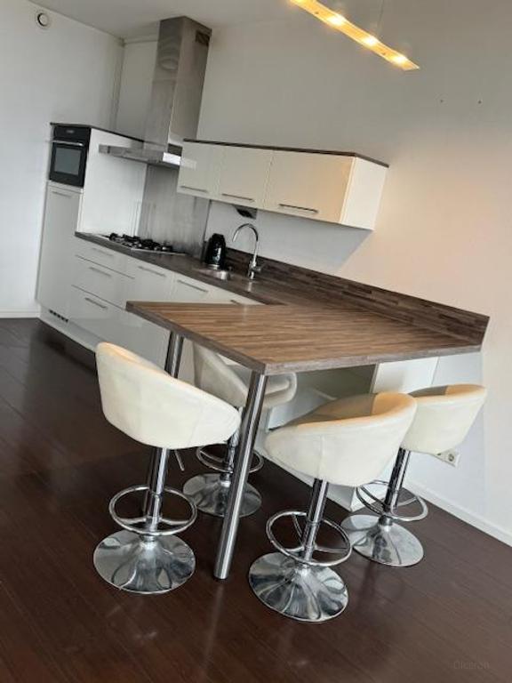 Appartement met balkon aan Raadhuisplein - Afbeelding 6