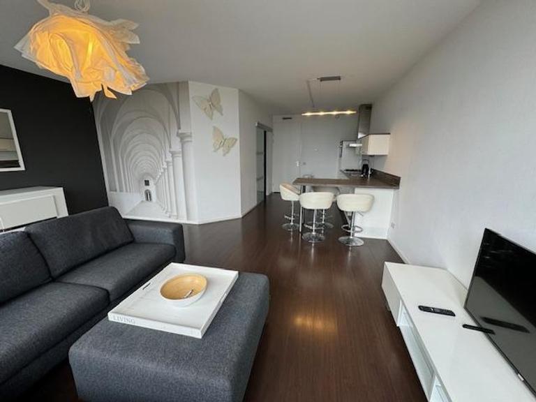 Appartement met balkon aan Raadhuisplein - Afbeelding 2
