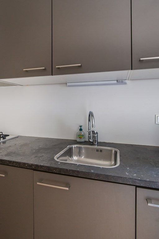 3-kamer studentenwoning in de Pijp - Afbeelding 10