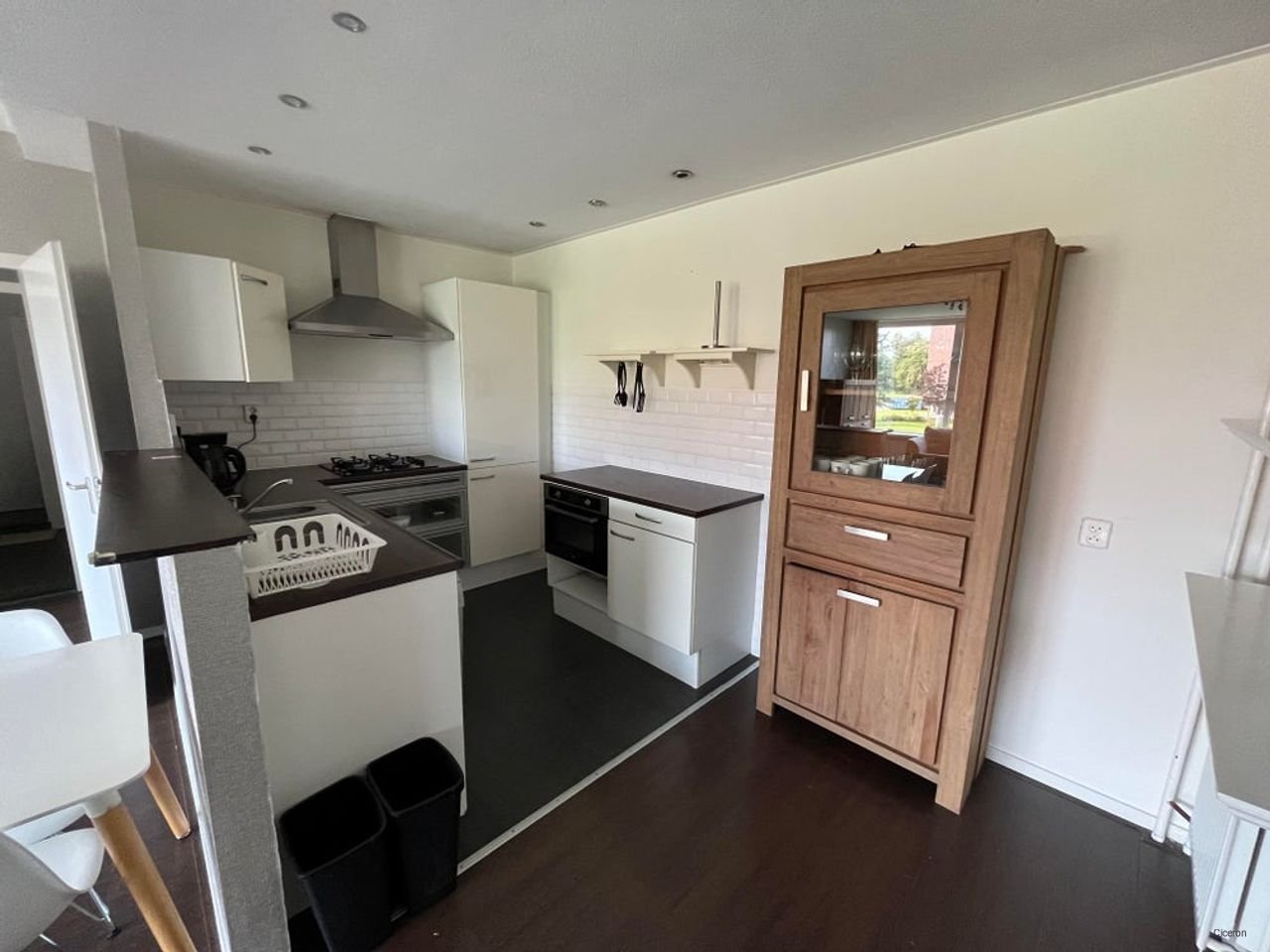 Furnished apartment by the park - Image 2