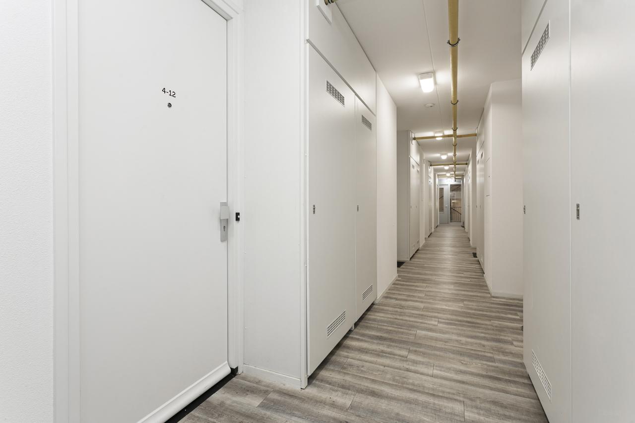 Bright student studio in city center - Image 6