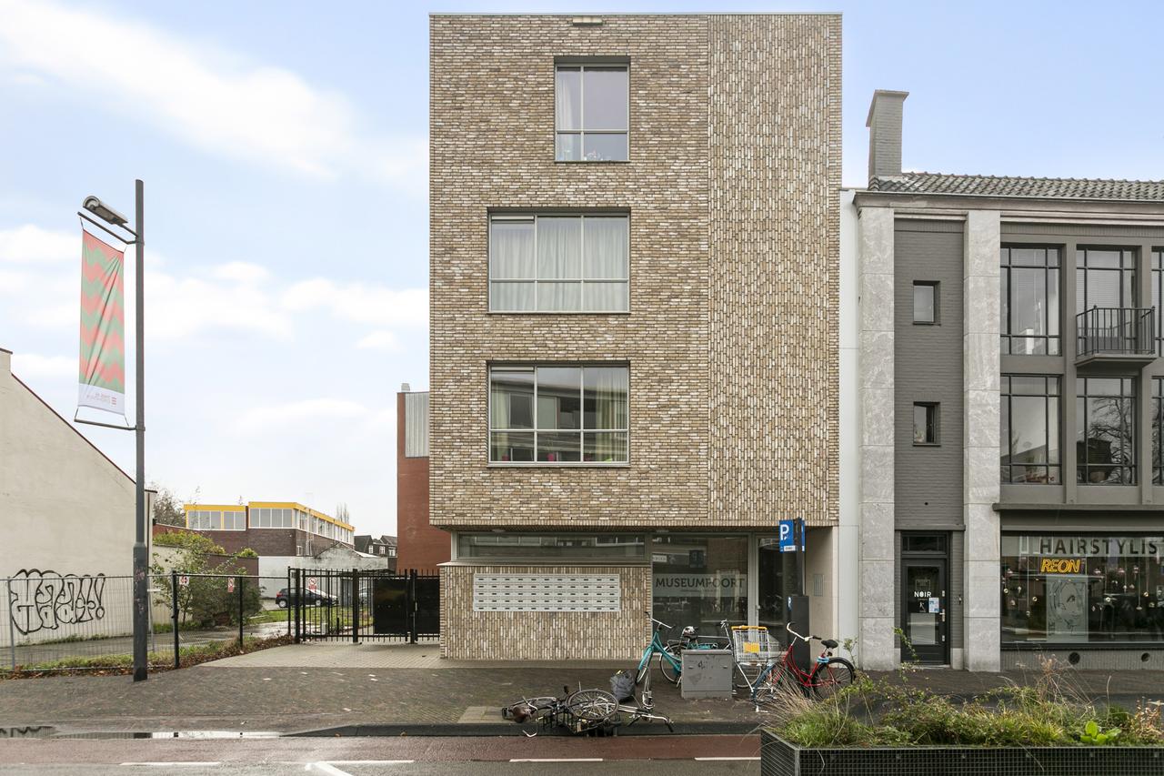 Bright student studio in city center - Image 1