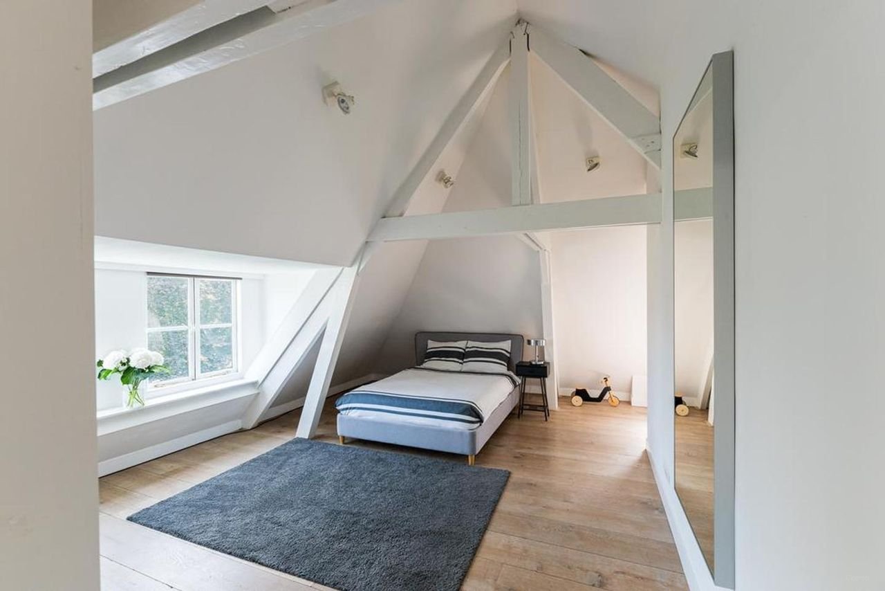 Luxe grachtenpand met terras en parkeren - Afbeelding 8