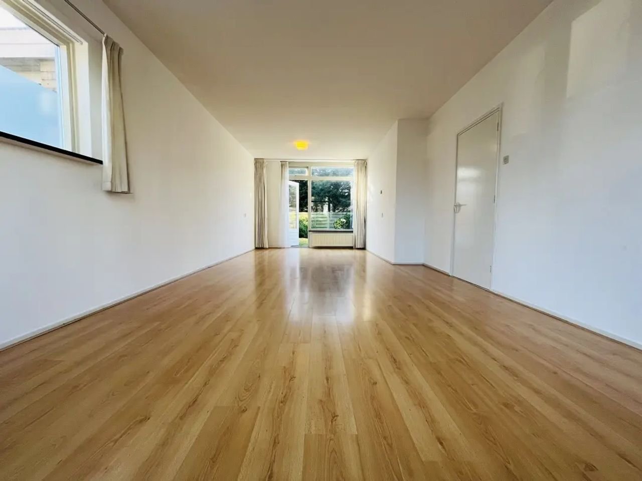 Royaal wonen met 106m² tuin in Wassenaar - Afbeelding 1