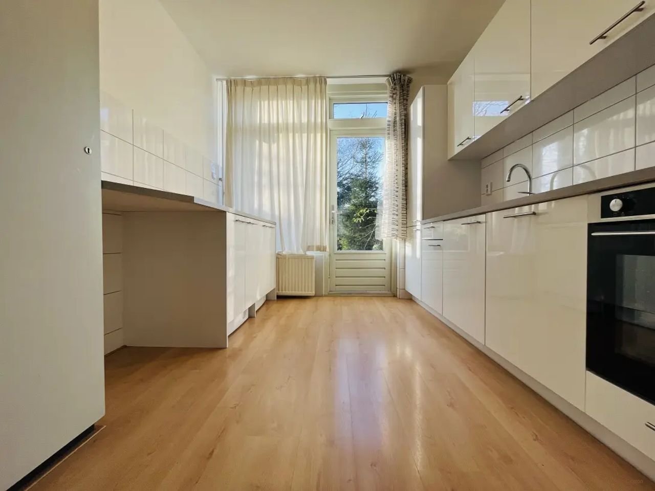 Royaal wonen met 106m² tuin in Wassenaar - Afbeelding 3