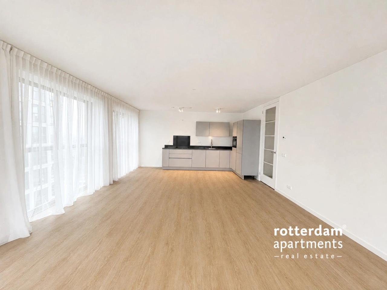 Skylinezicht vanuit je 3-slaapkamerappartement - Afbeelding 3