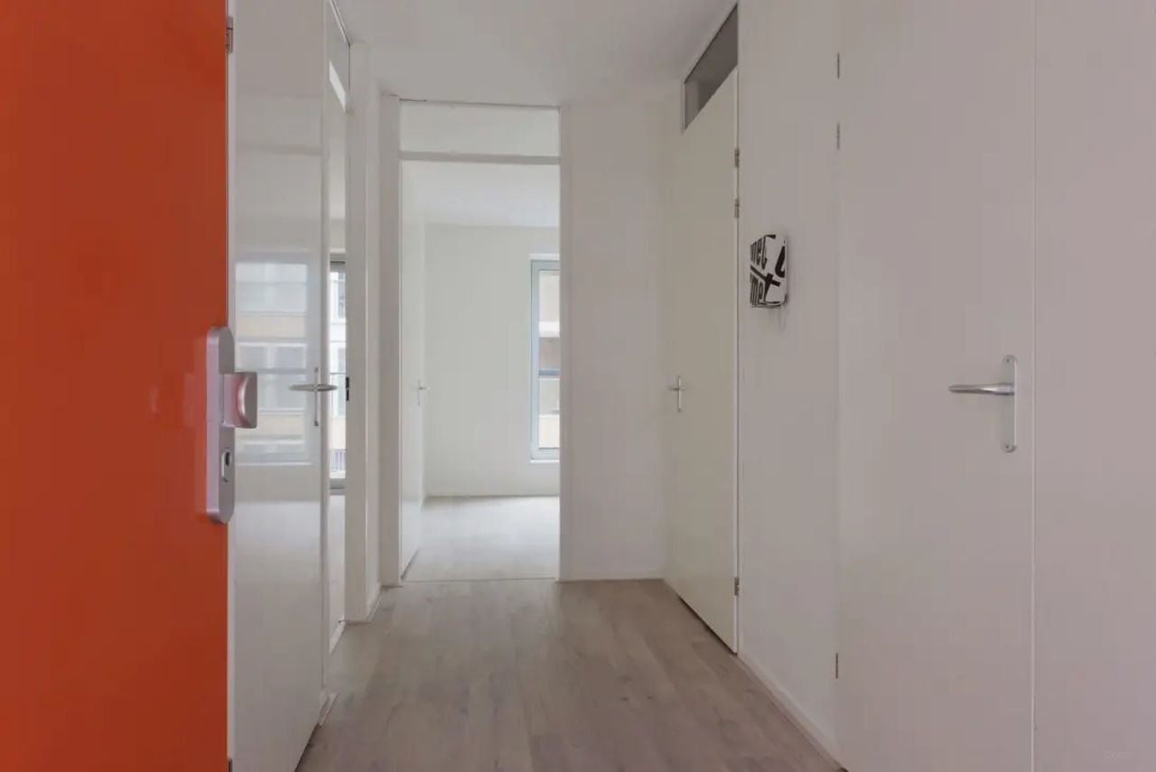 Modern driekamerappartement met balkon - Afbeelding 3
