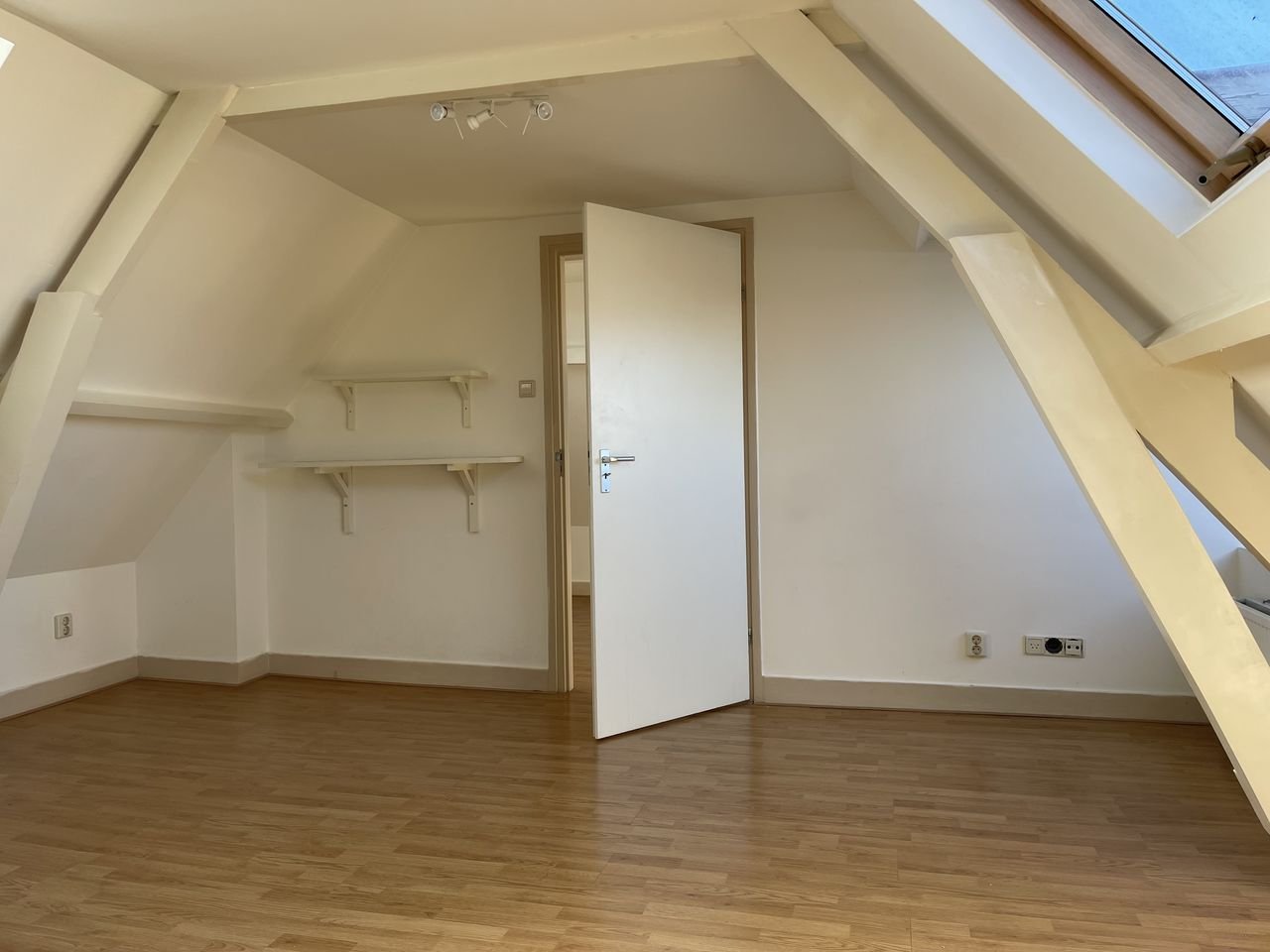 Licht 2-kamer appartement aan de Twijnstraat - Afbeelding 7