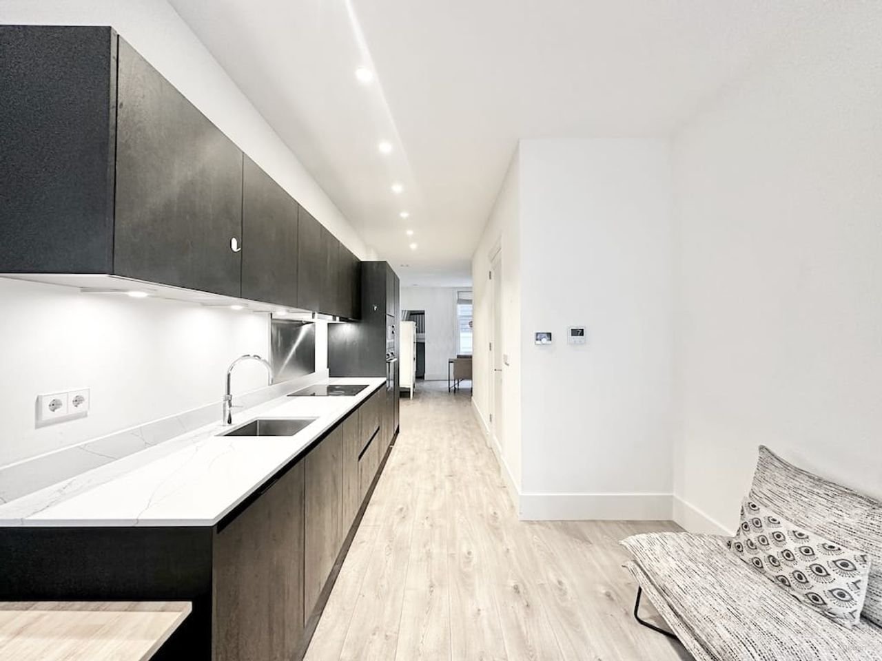 94m² living on the Nieuwezijds Voorburgwal - Image 5