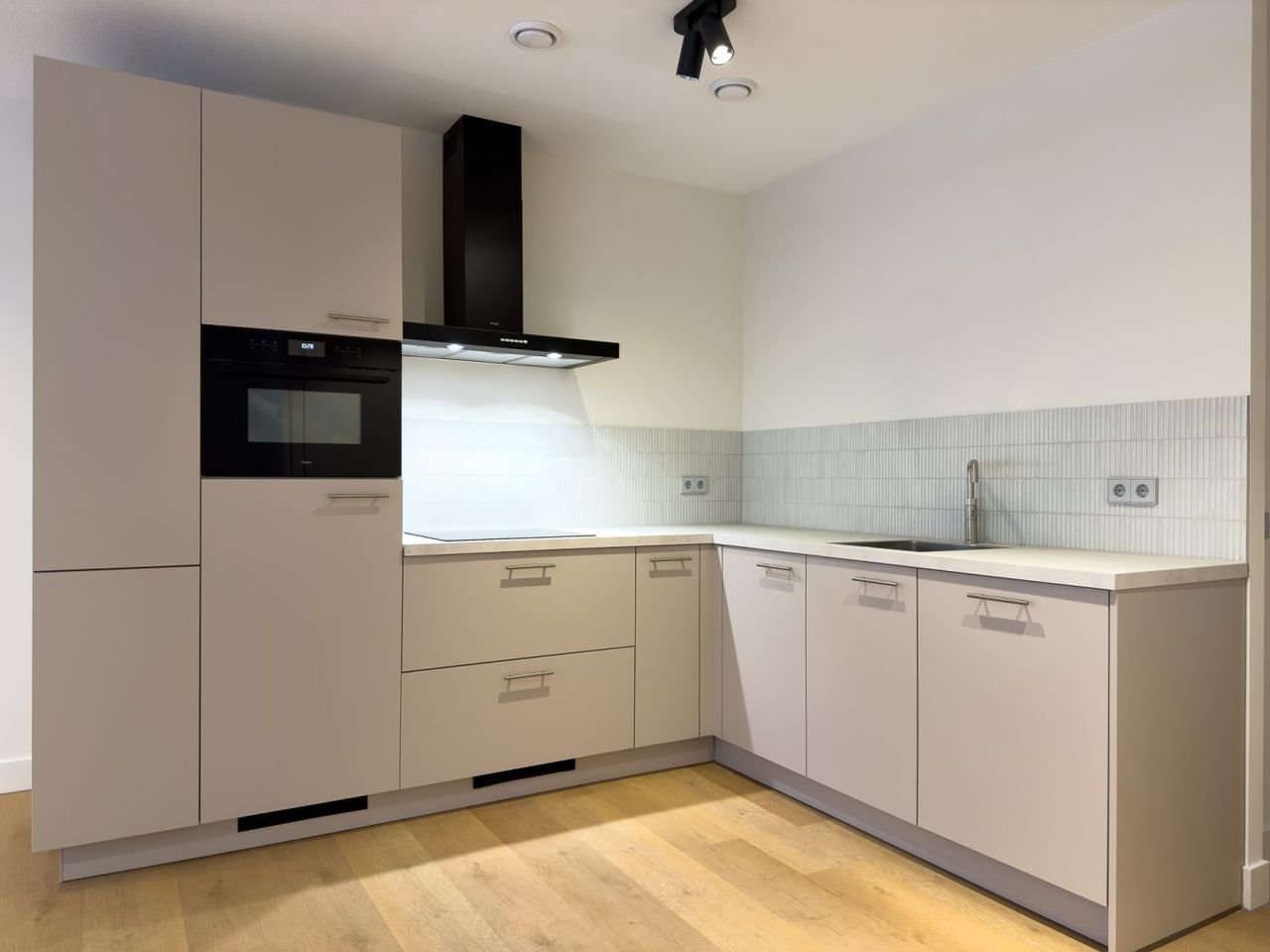 Gerenoveerd appartement met dakterras in hartje stad - Afbeelding 29