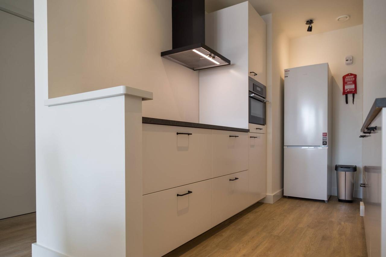 Renovated apartment with 30m² terrace - Image 10