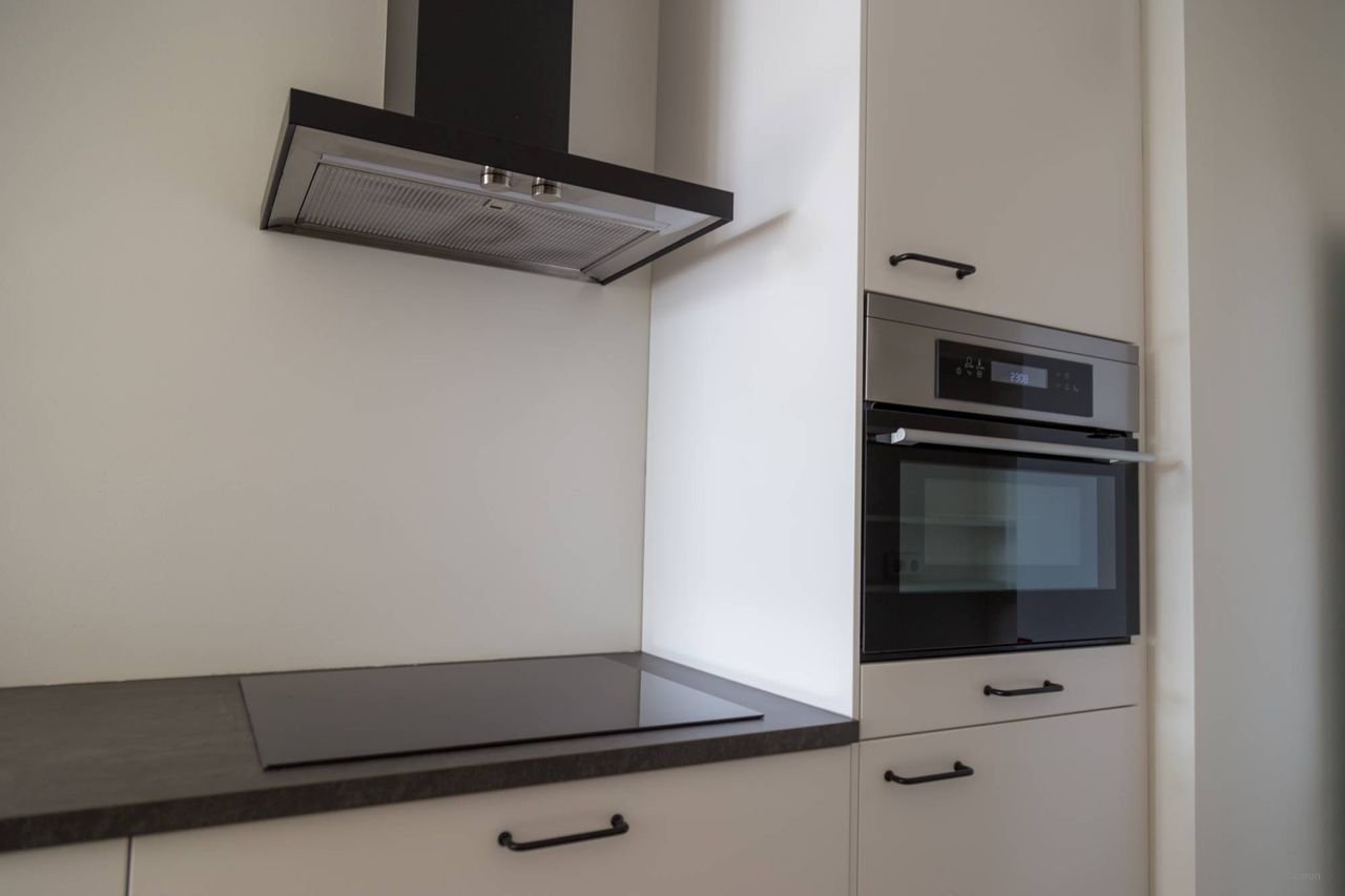 Renovated apartment with 30m² terrace - Image 4