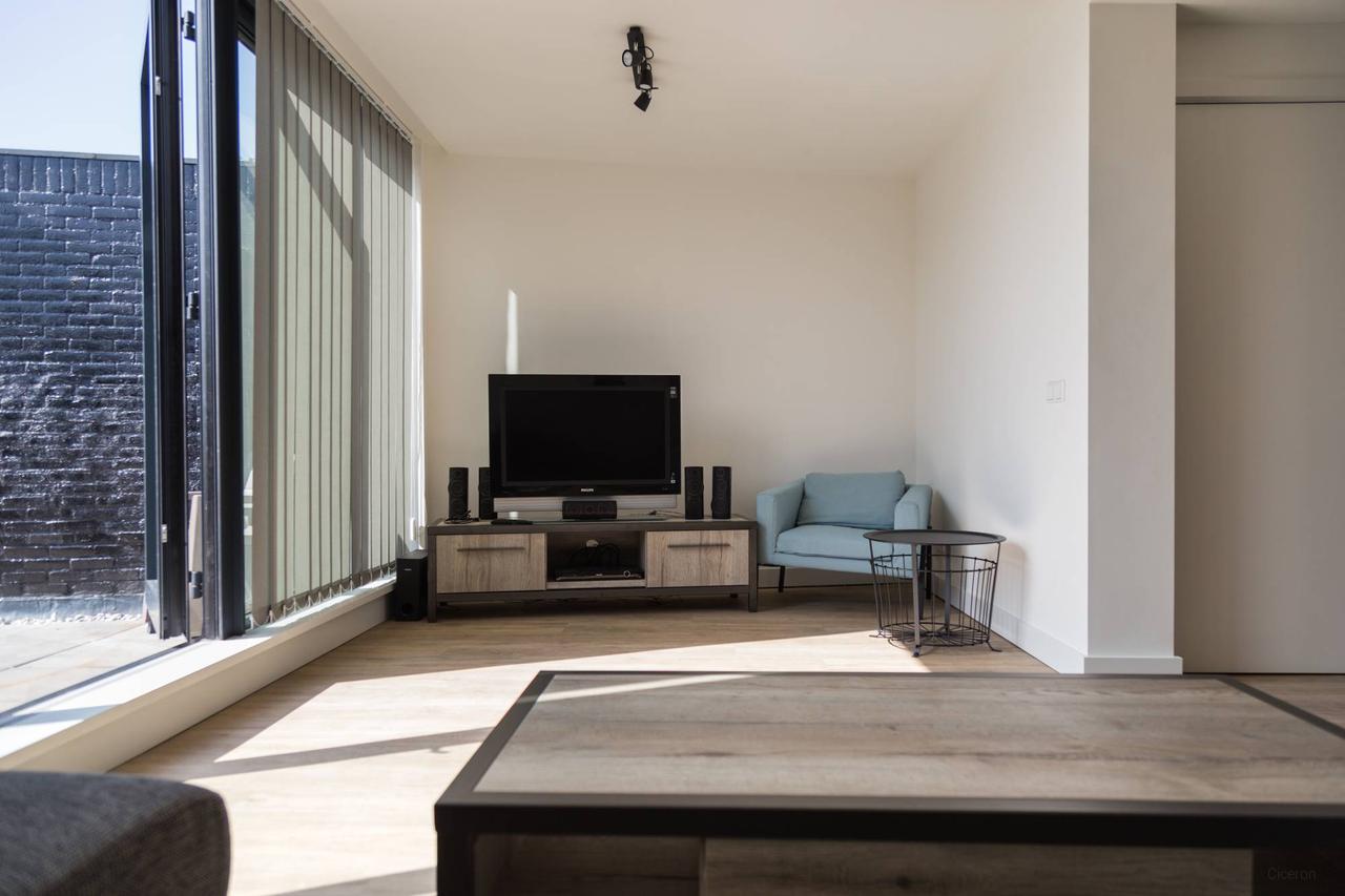 Renovated apartment with 30m² terrace - Image 6
