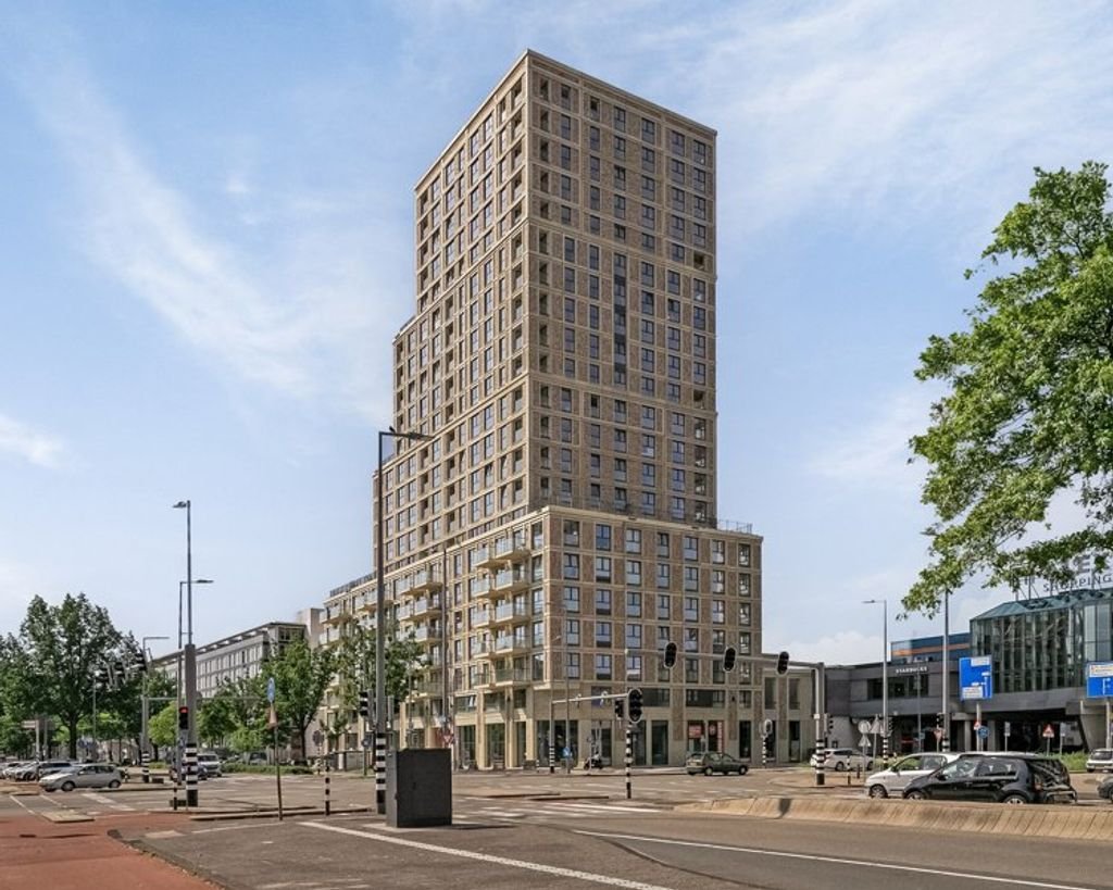 Licht appartement met balkon en uitzicht - Afbeelding 2