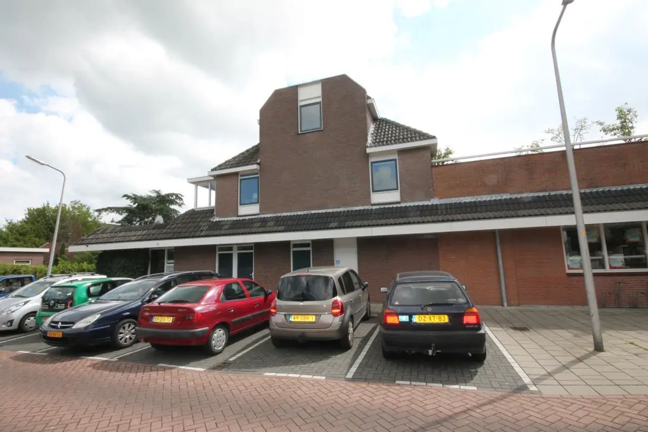 Bright maisonette in the heart of Boskoop - Image 1