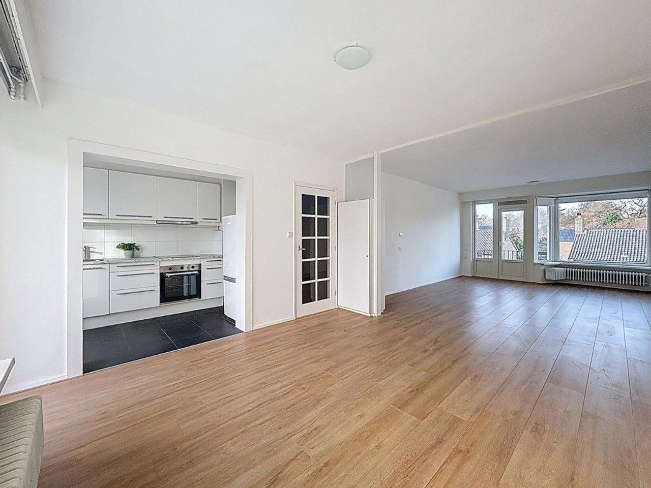 Bright apartment (105 m²) with two balconies - Image 4