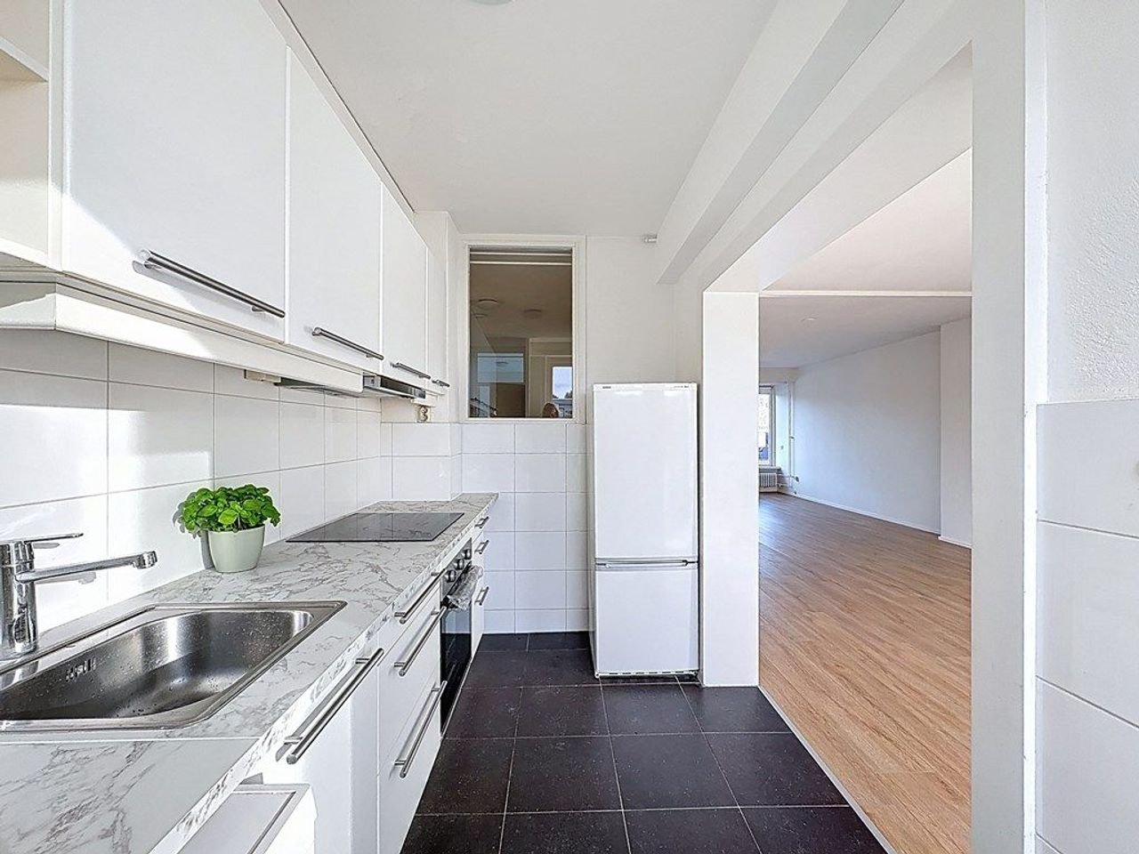 Bright apartment (105 m²) with two balconies - Image 10