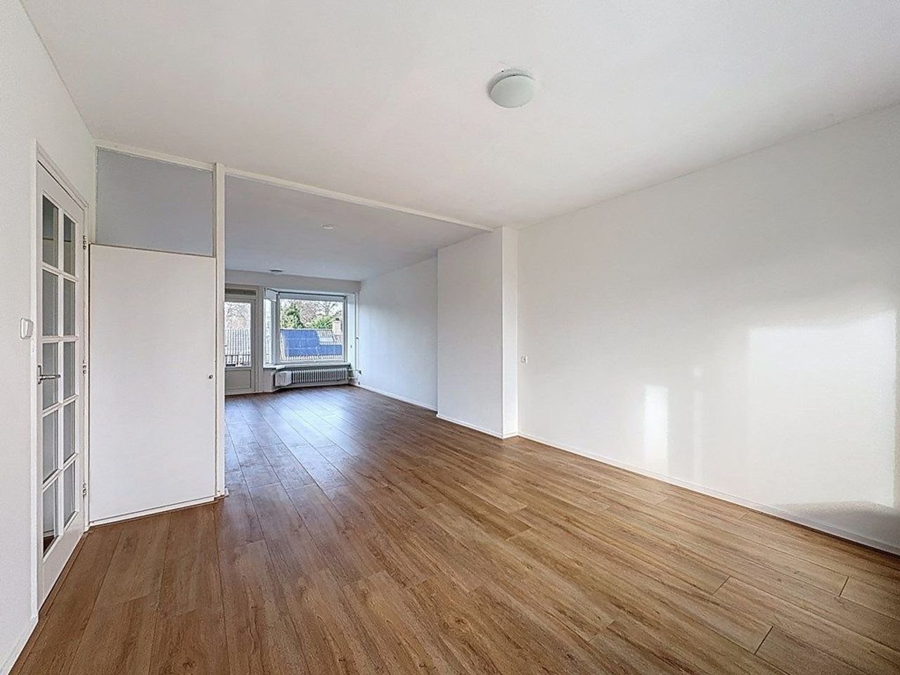 Bright apartment (105 m²) with two balconies - Image 3