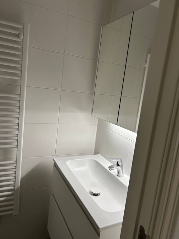 Spacious ground-floor apartment with a 60m² garden in South - Image 5