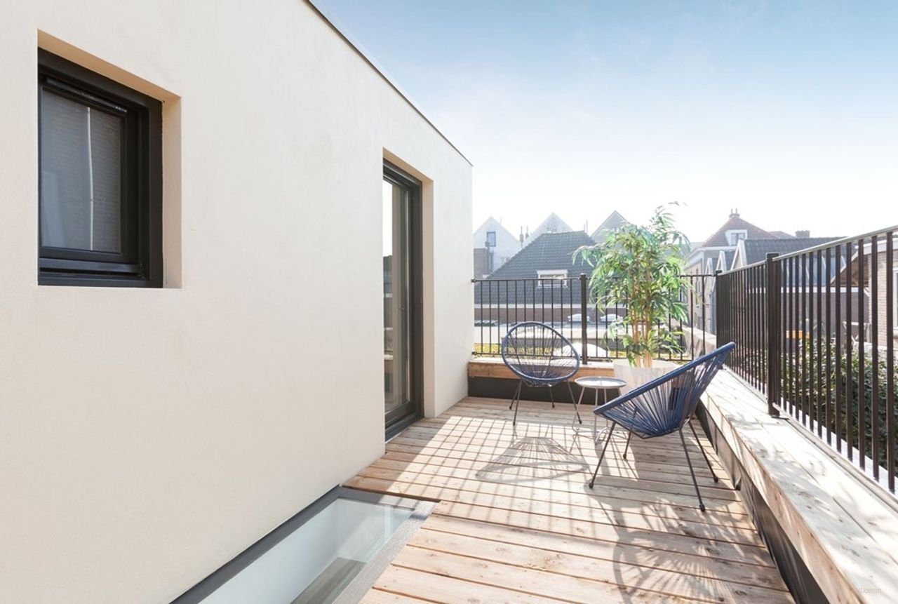 Modern city house with terrace in Spijkerkwartier - Image 14