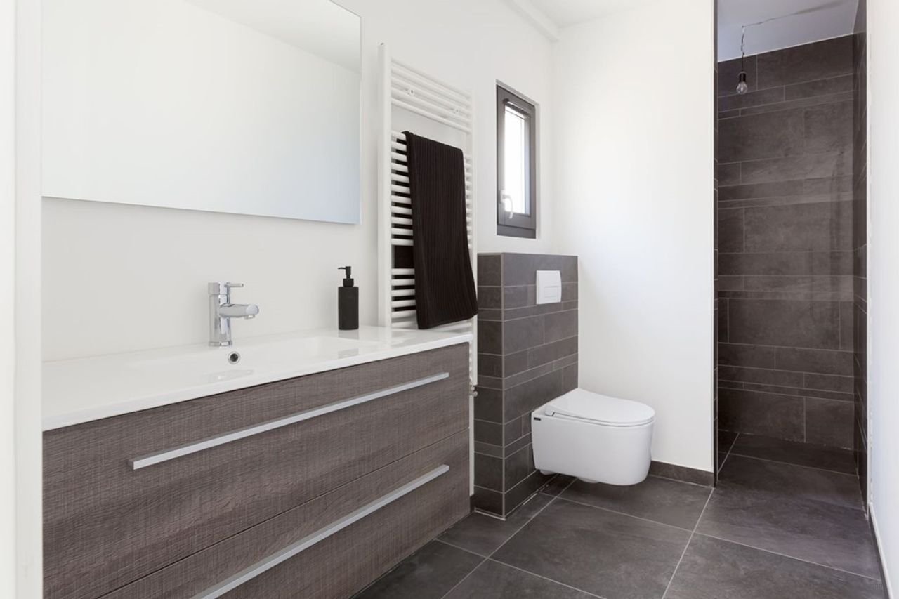 Modern city house with terrace in Spijkerkwartier - Image 7