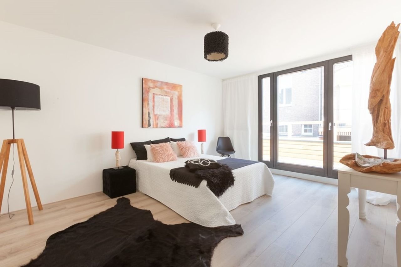 Modern city house with terrace in Spijkerkwartier - Image 10