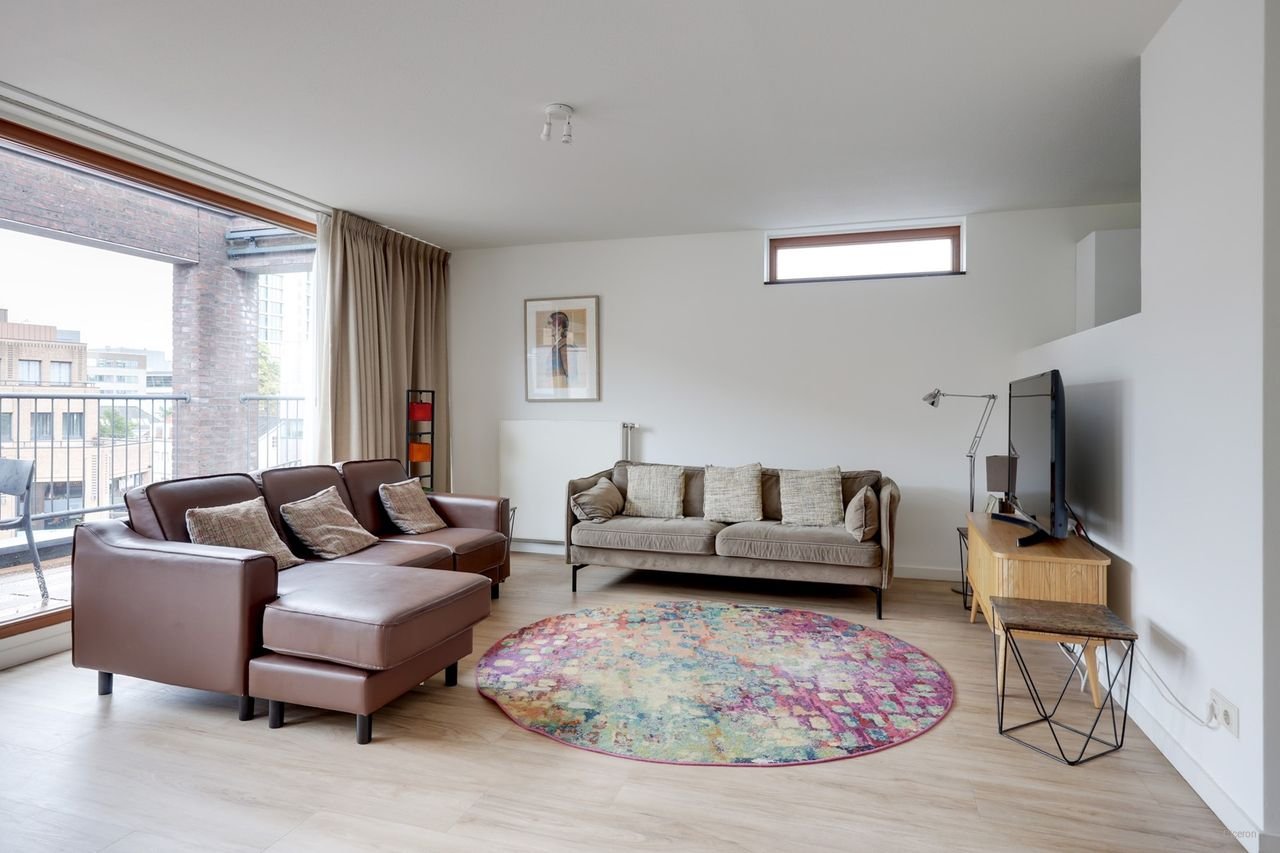 Ruim appartement met dakterras in centrum - Afbeelding 1