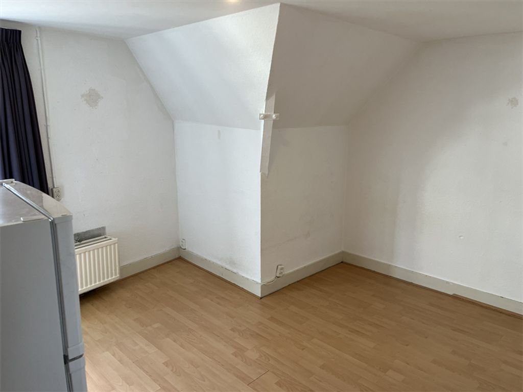 Room with private kitchenette on Valkenburgerweg - Image 1