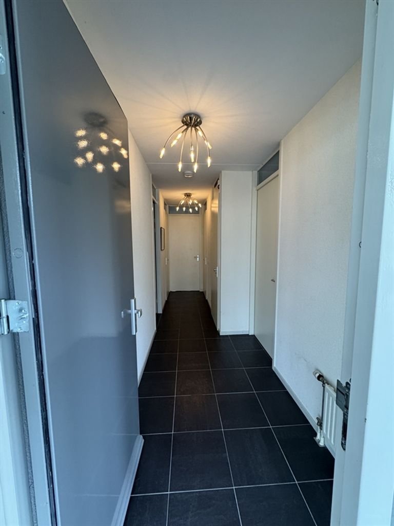 Modern appartement met lift en parkeergarage - Afbeelding 1