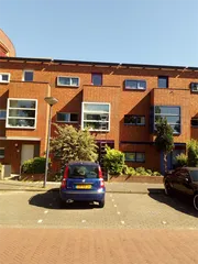 Ruim huis aan het water in Den Haag