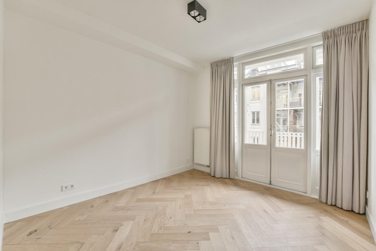 75 m² apartment with 3 balconies in Old-West - Image 6