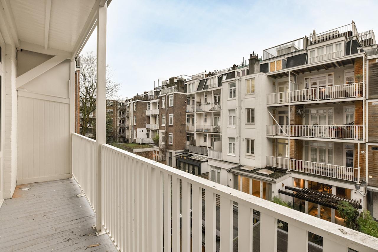 75 m² apartment with 3 balconies in Old-West - Image 9