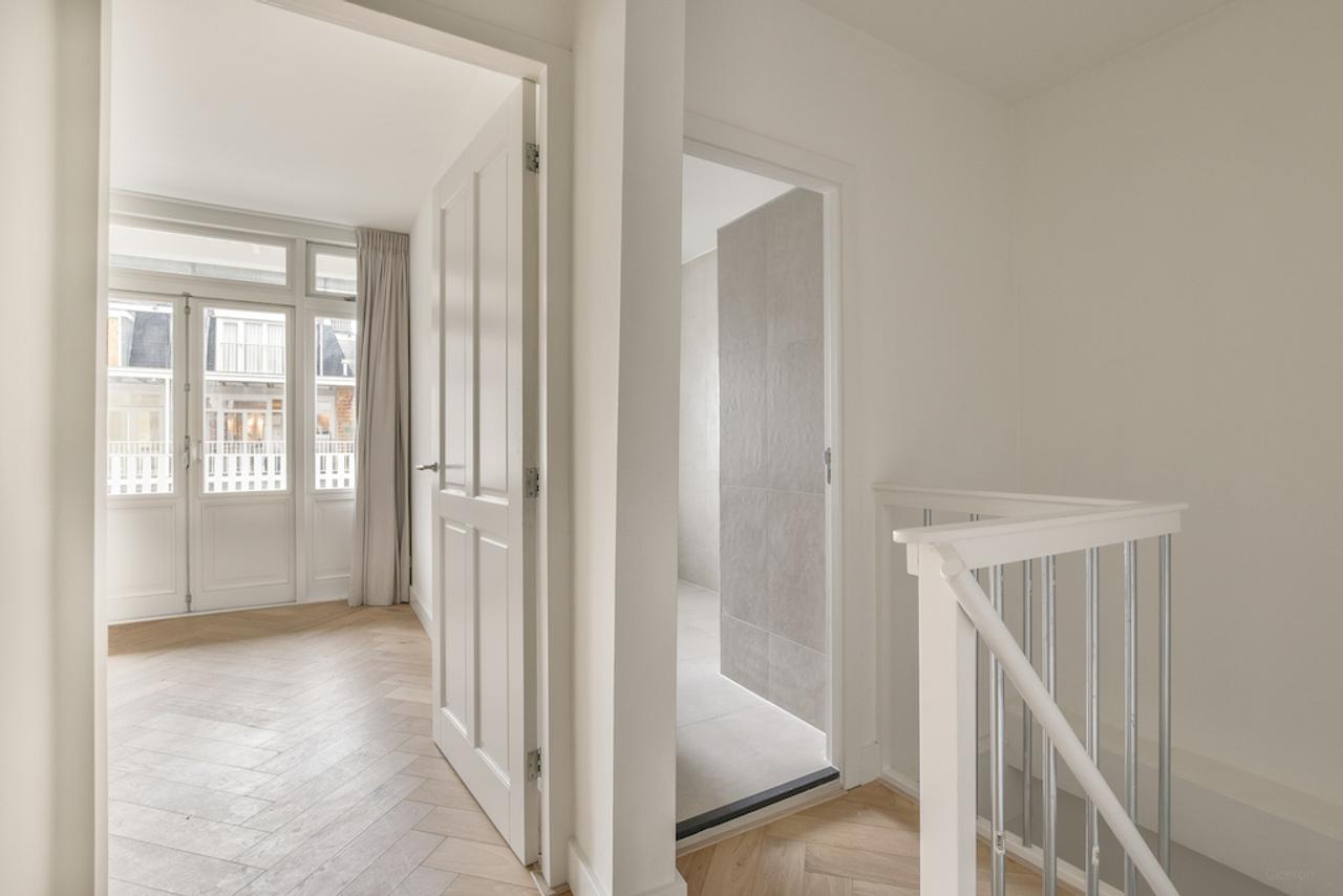 75 m² apartment with 3 balconies in Old-West - Image 10