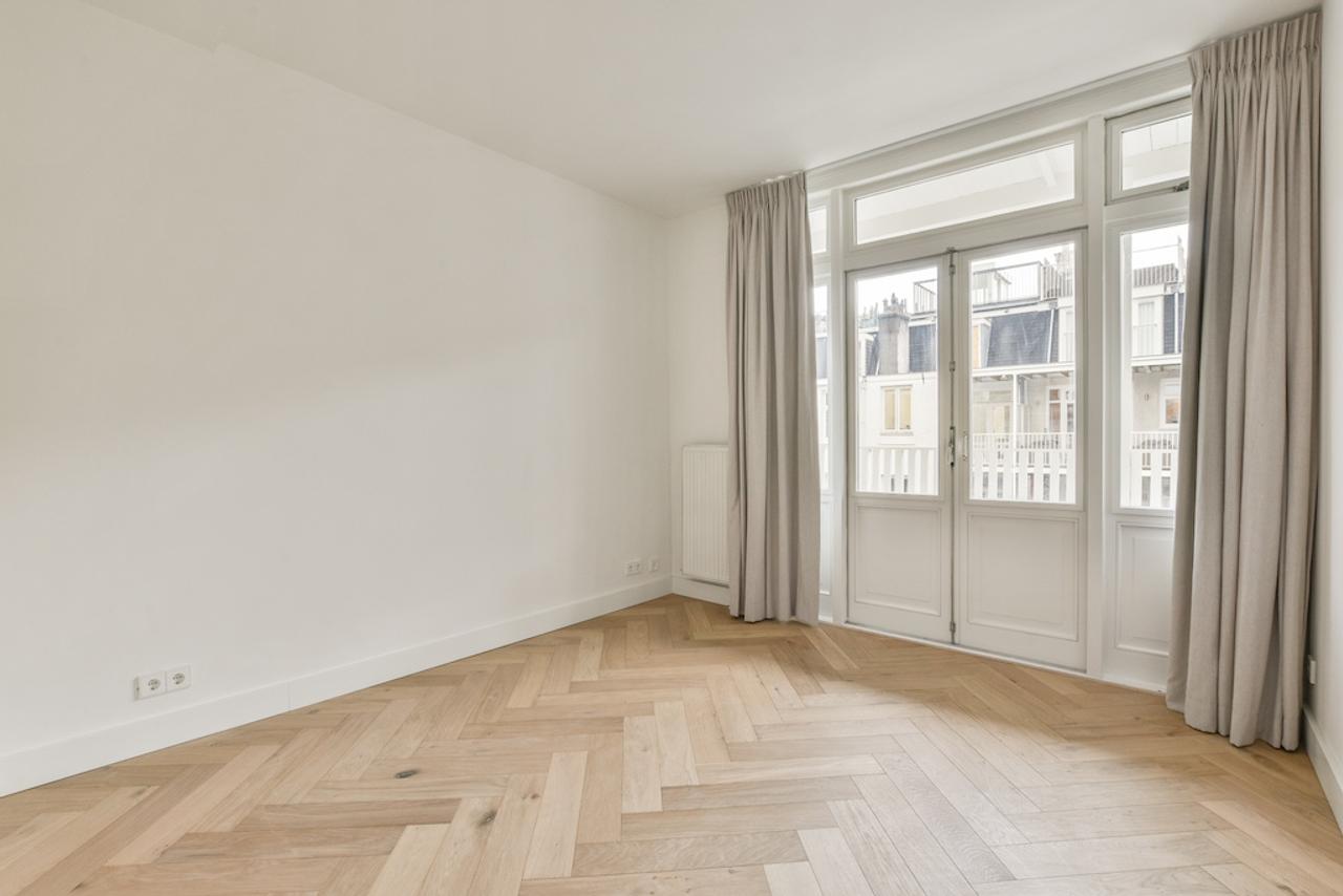 75 m² apartment with 3 balconies in Old-West - Image 11