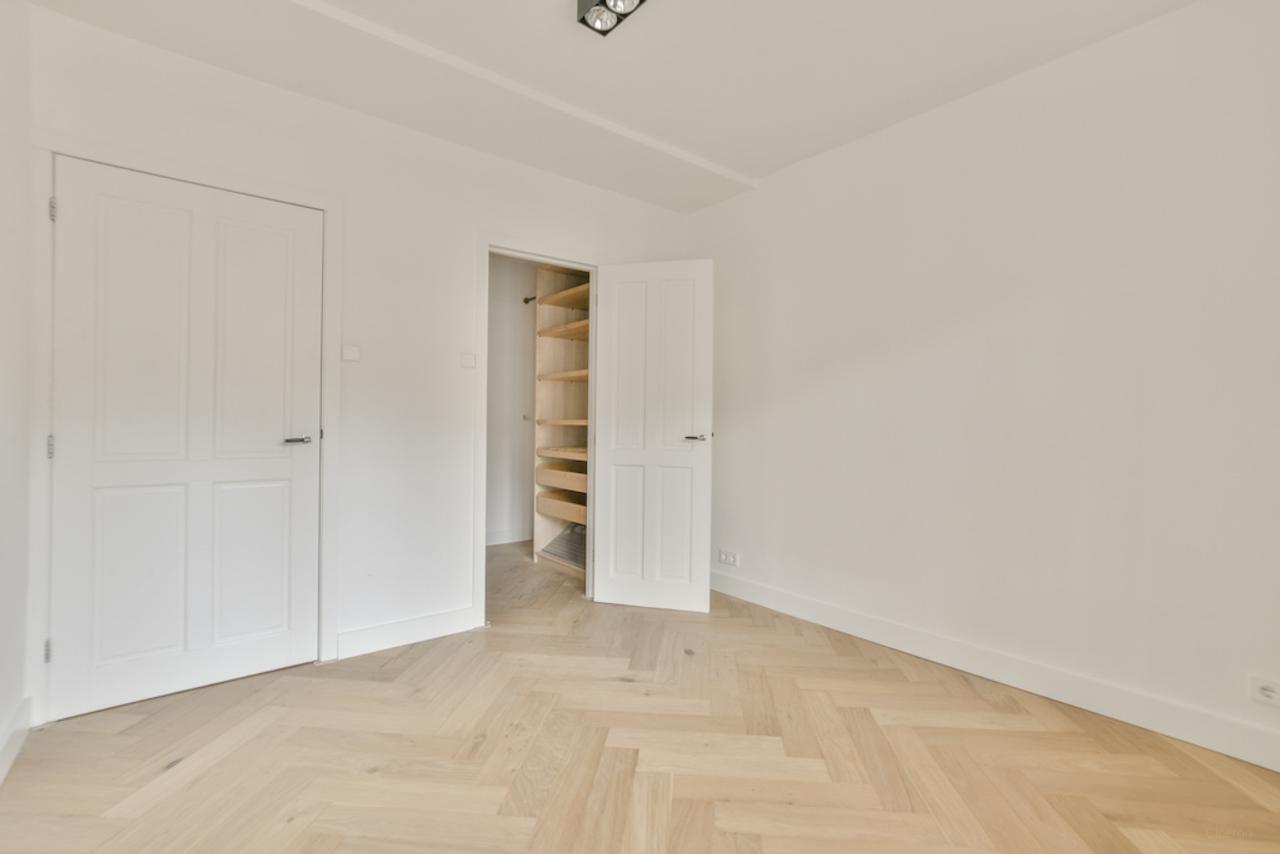 75 m² apartment with 3 balconies in Old-West - Image 12