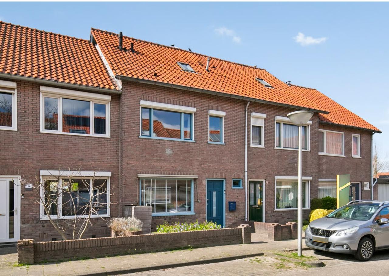 Characteristic house with garden in Het Ven - Image 1
