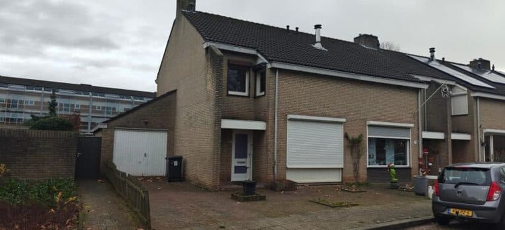 Hoekwoning met 3 slaapkamers in Venlo - Afbeelding 1
