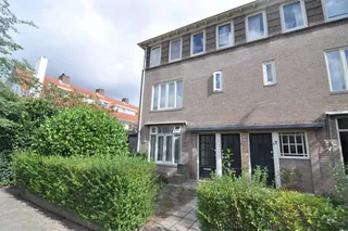 Stylish ground-floor apartment with a spacious garden