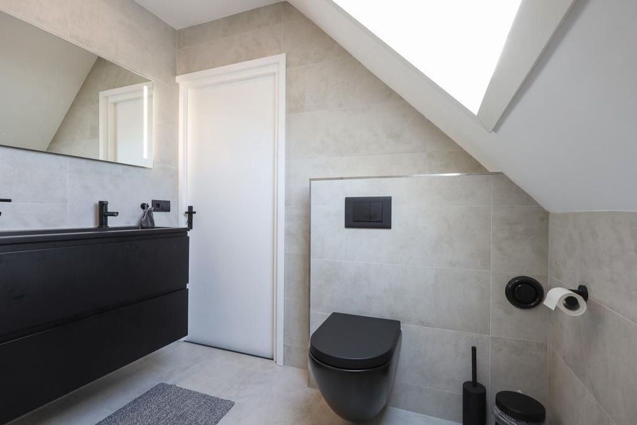 Spacious family home with south-facing garden in Boomberg - Image 29