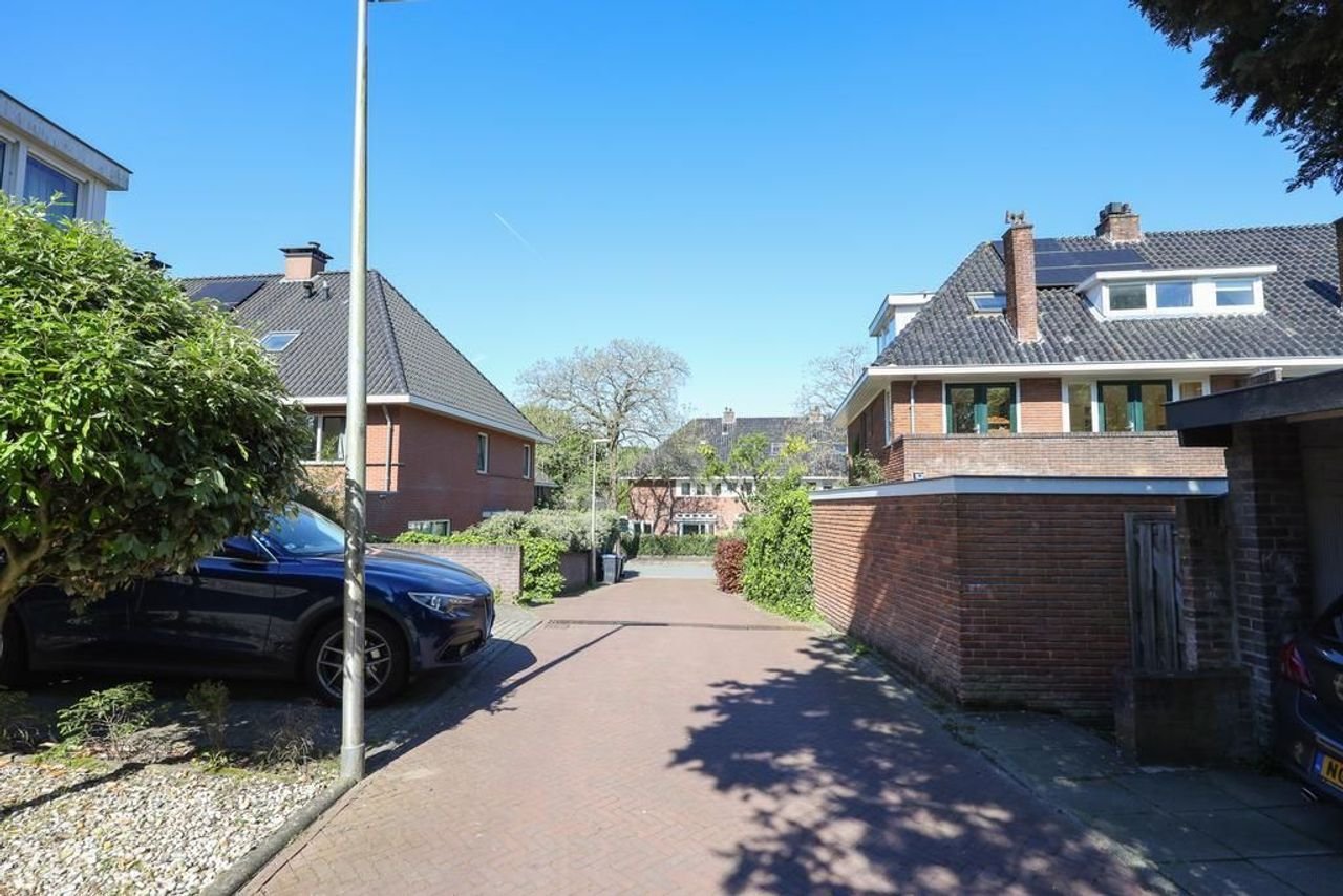Spacious family home with south-facing garden in Boomberg - Image 38