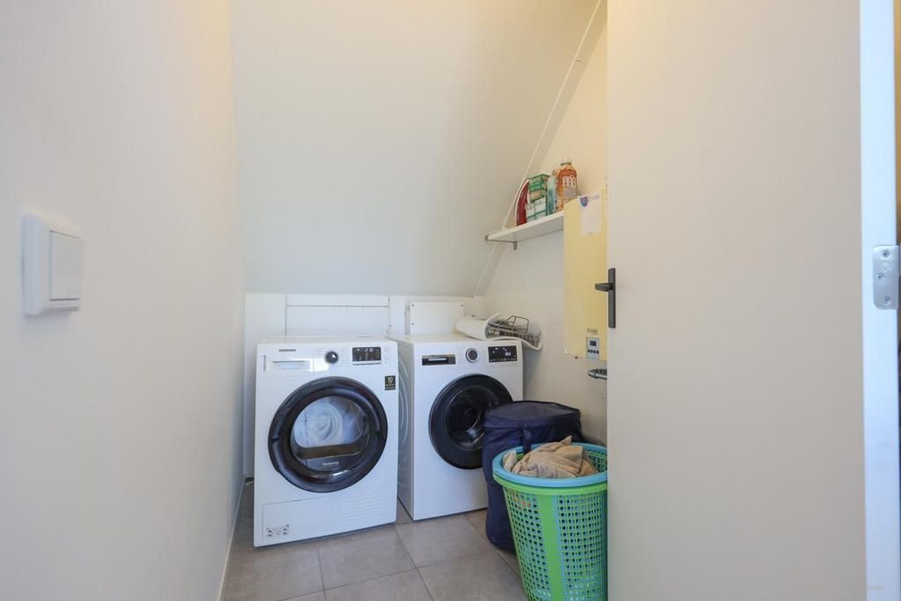 Spacious family home with south-facing garden in Boomberg - Image 30