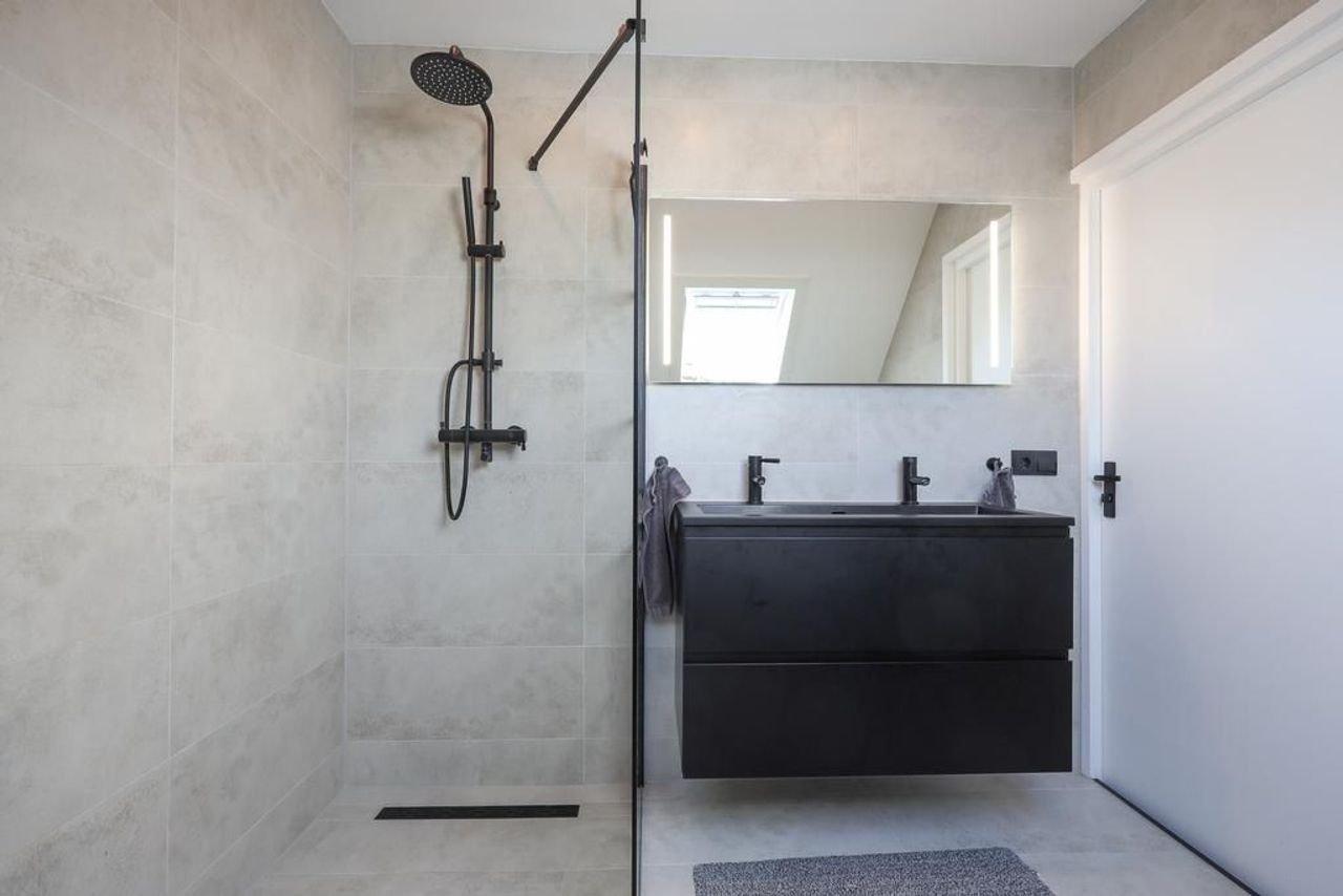 Spacious family home with south-facing garden in Boomberg - Image 28