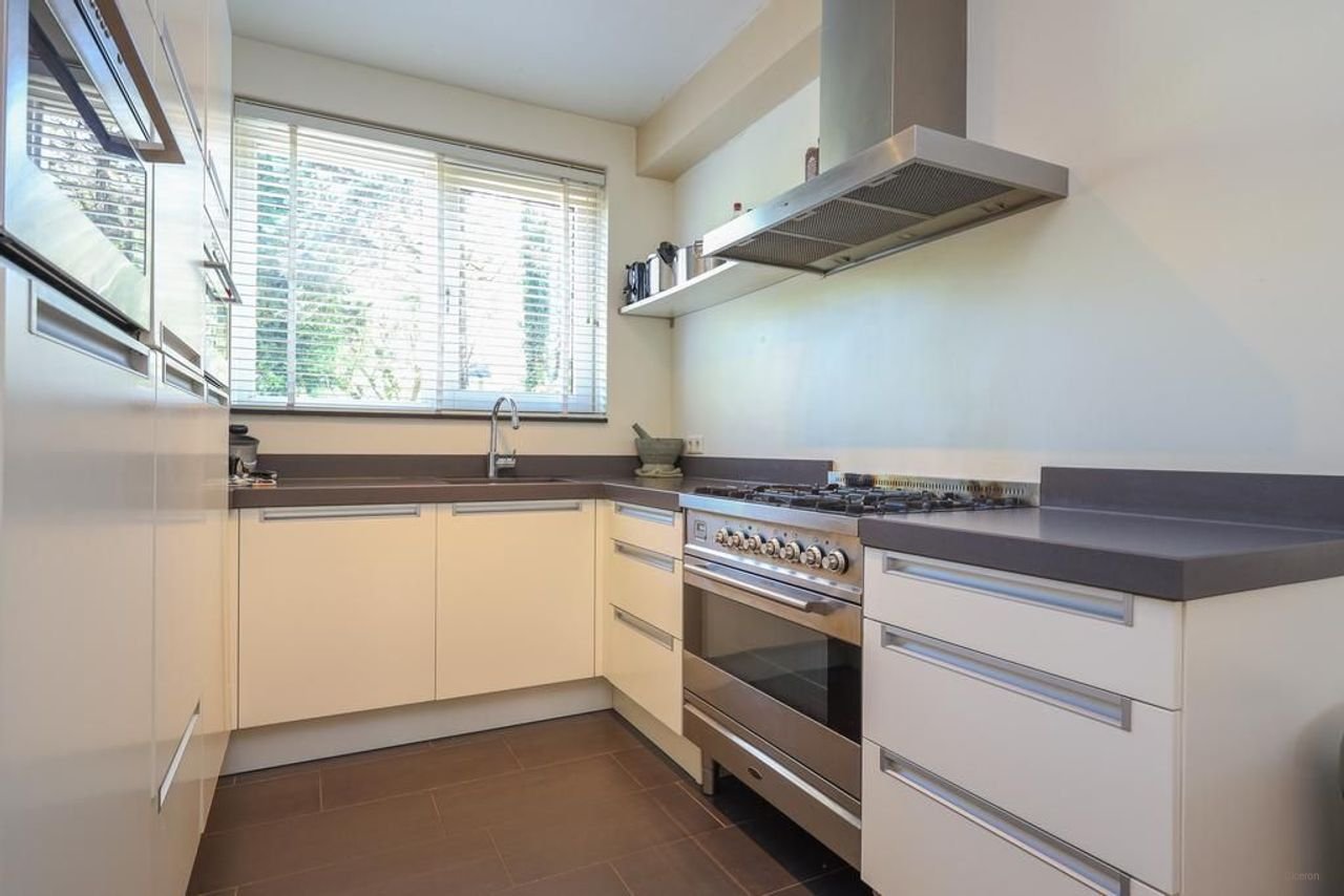 Spacious family home with south-facing garden in Boomberg - Image 8