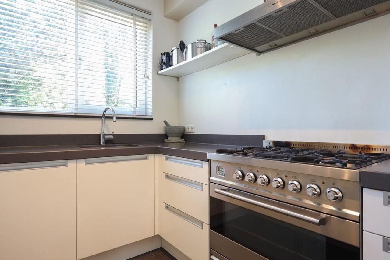 Spacious family home with south-facing garden in Boomberg - Image 11