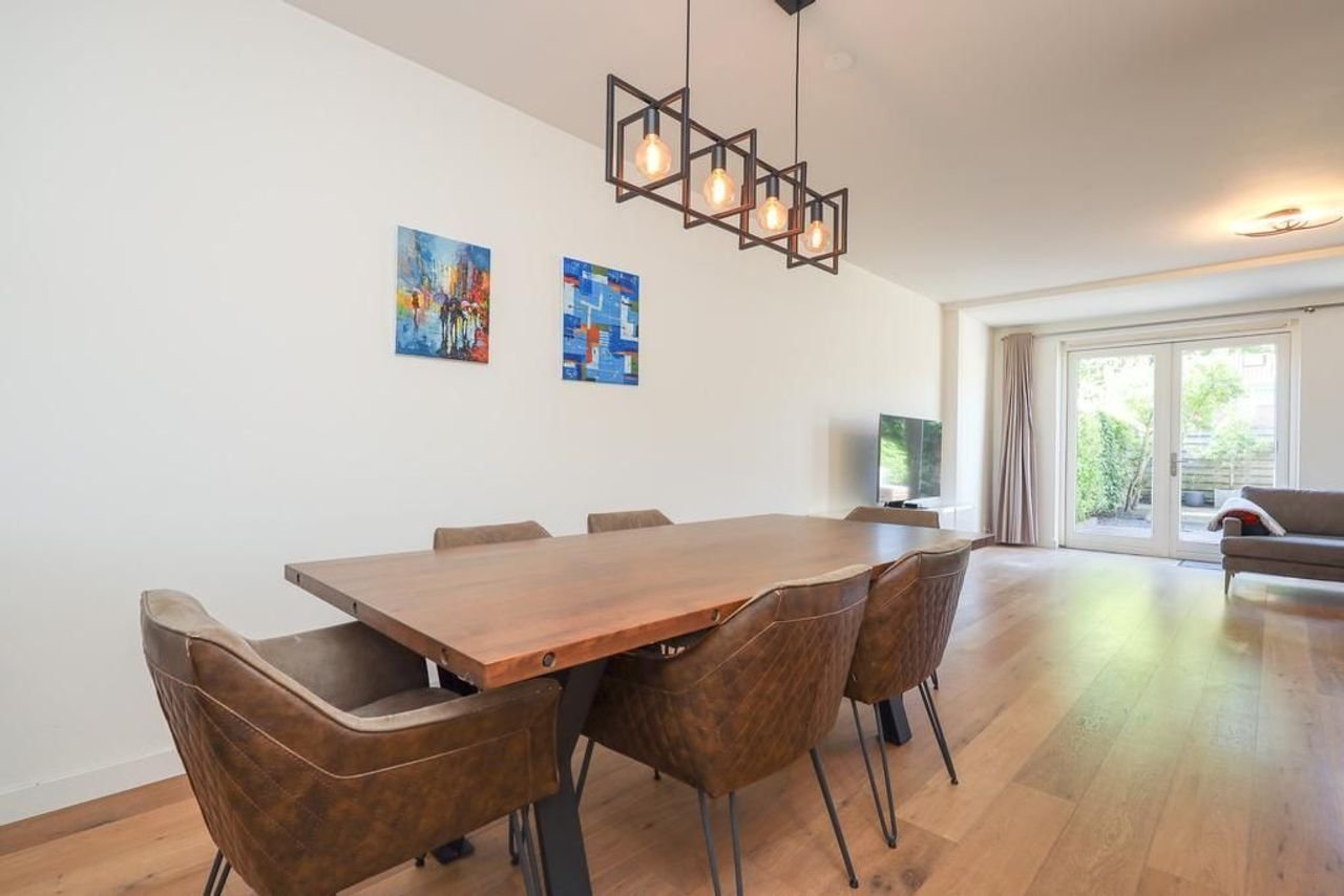 Spacious family home with south-facing garden in Boomberg - Image 3