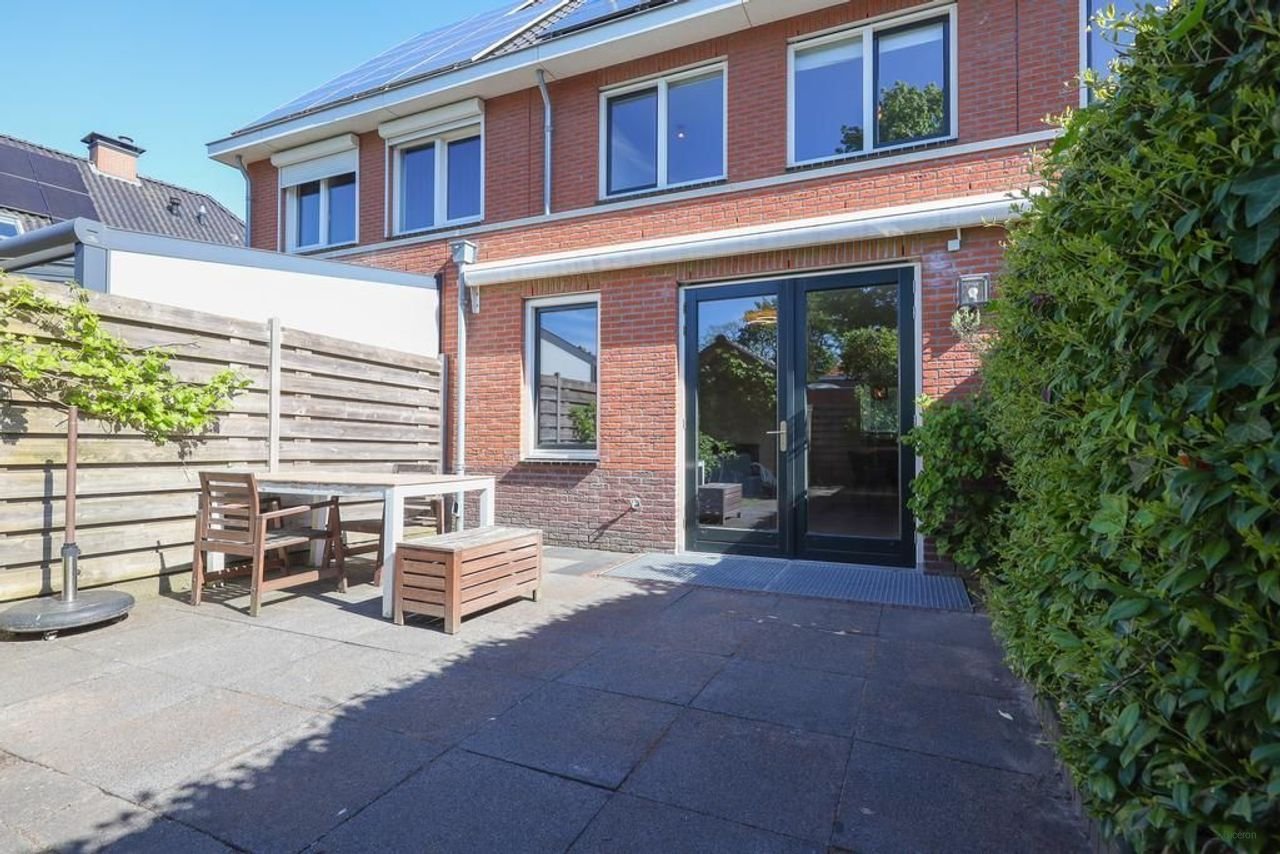 Spacious family home with south-facing garden in Boomberg - Image 36