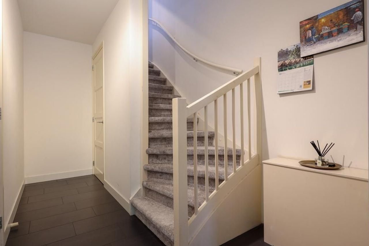 Spacious family home with south-facing garden in Boomberg - Image 2