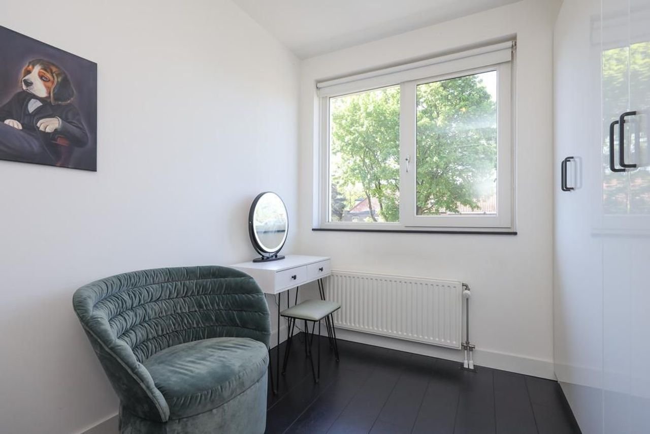 Spacious family home with south-facing garden in Boomberg - Image 13